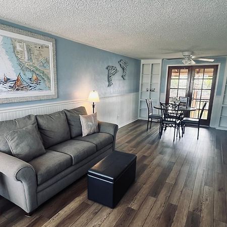 River Wilderness Waterfront Cabins Еверглейдс Сити Екстериор снимка