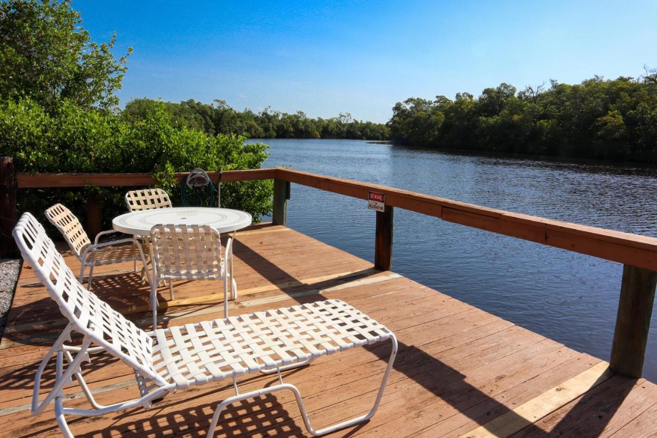 River Wilderness Waterfront Cabins Еверглейдс Сити Екстериор снимка
