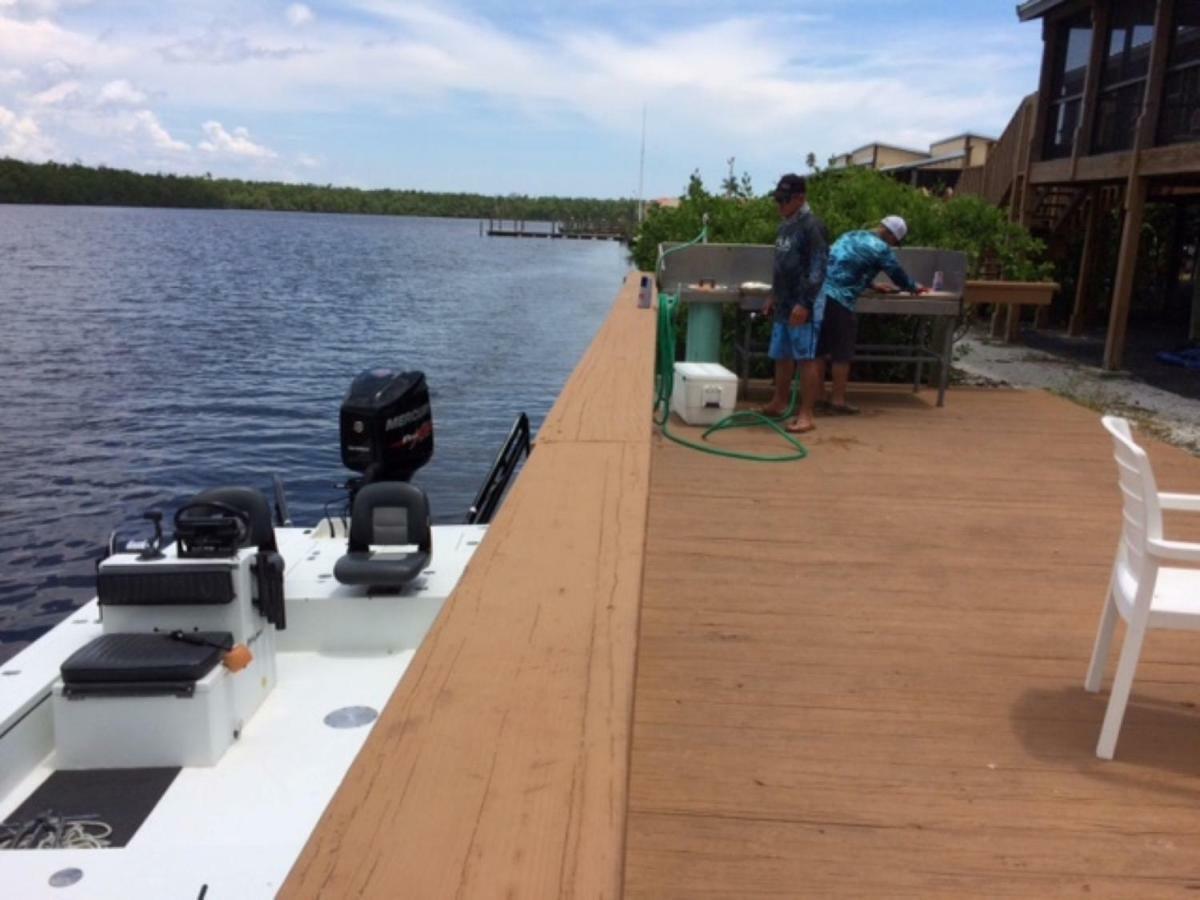 River Wilderness Waterfront Cabins Еверглейдс Сити Екстериор снимка