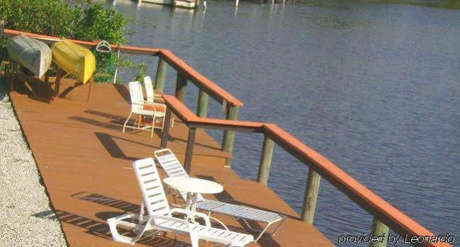 River Wilderness Waterfront Cabins Еверглейдс Сити Екстериор снимка